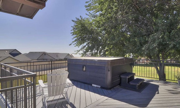 Caldwell House | Relaxation and Luxury Awaits in Caldwell with Private Pool and Hot Tub