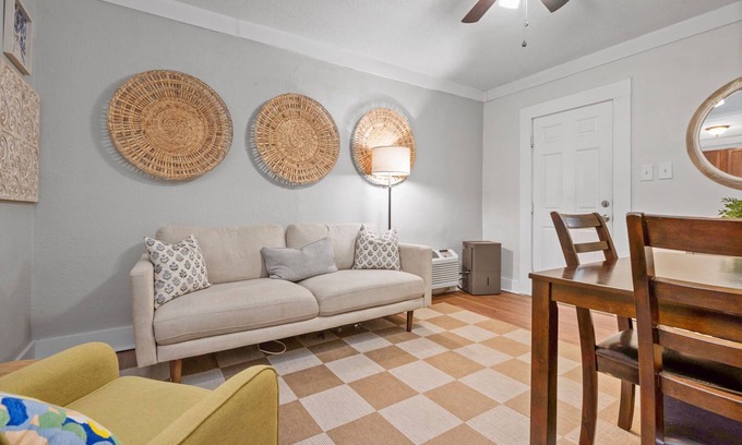 Mobile Apartment | Relaxed and Comfortable Living in Trendy Midtown