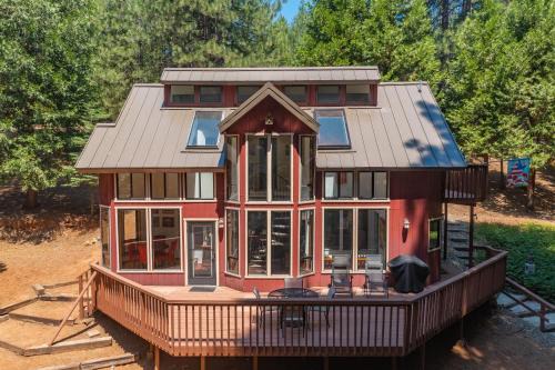 Croft House | Relaxing 2BD Cabin in the Sierra