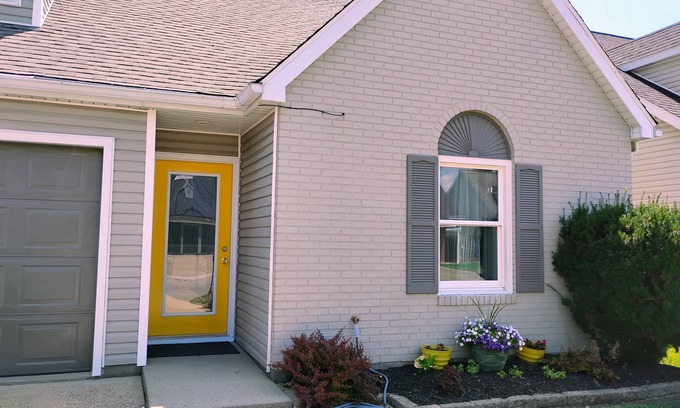 Newburgh House | Relaxing 3-Bedroom House with Large Backyard close to Downtown Newburgh