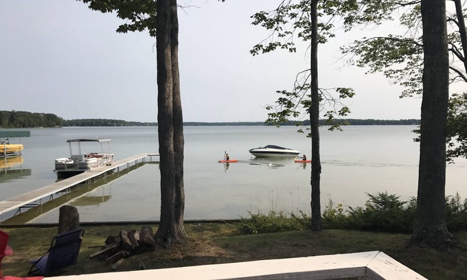 Interlochen House | Relaxing cottage on Green Lake in Interlochen - kayaks and SUP provided!
