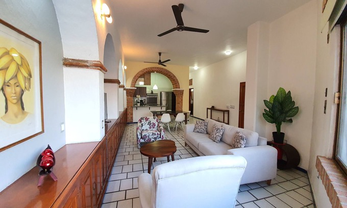 Lazaro Cardenas Apartment | Relaxing Escape in a Local Neighborhood – Near Downtown & Zona Romantica