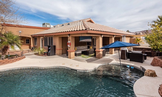 River Mountain House | Relaxing Getaway