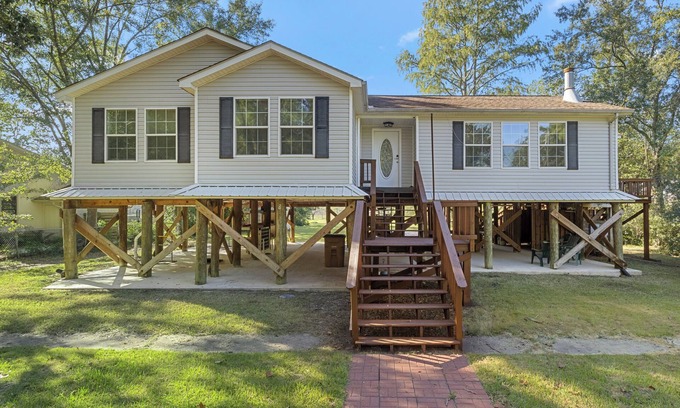 Saint Elmo House | Relaxing Home on Dog River with Big Yard