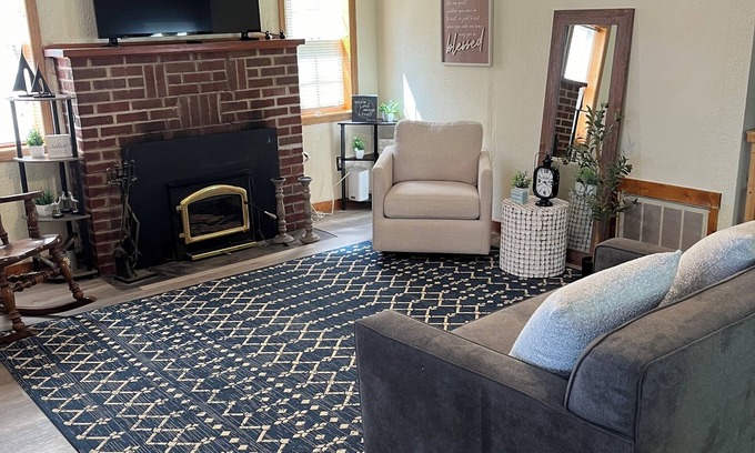 Anthony House | Relaxing Lake House with180 Degree Views