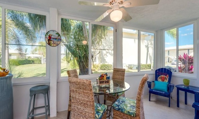 East Naples Condo | Relaxing Naples Condo in The Glades Golf & Country Club, amazing location!
