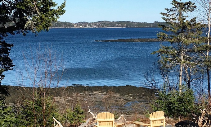 Eastport House | Relaxing Oceanfront Getaway!