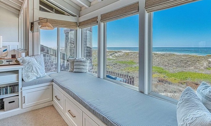 Castroville House | Relaxing Oceanfront Retreat w/Private Hot Tub