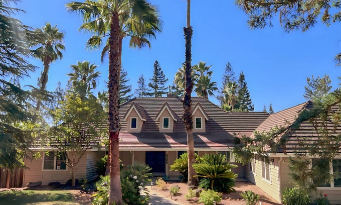 Granite Bay Resort | Relaxing resort for family and group retreat.