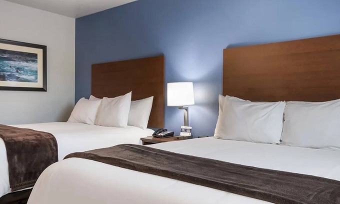 Bozeman Hotel | Relaxing Room Retreat Perfect for Your Green Mountain Escape | Free Parking