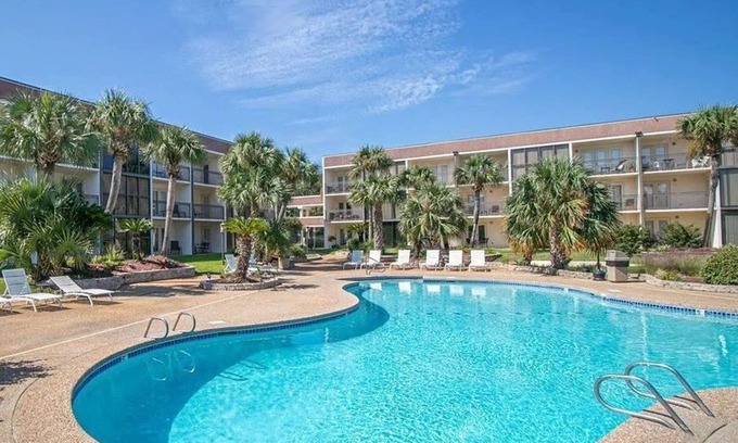Biloxi Condo | "Relaxing Stay with Comfort, Style, and Gulf Views-Good Vibes Condo in Biloxi!"