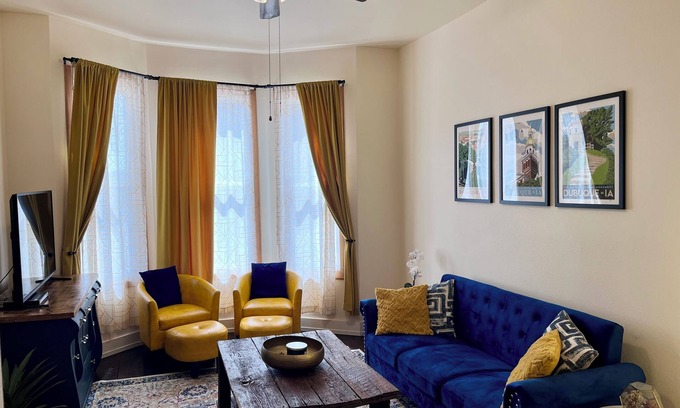 Downtown Dubuque House | Relaxing Townhouse Downtown Dubuque