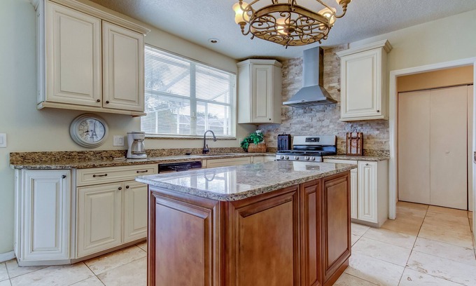 Westchase House | Relocating? (5/3) w/pool