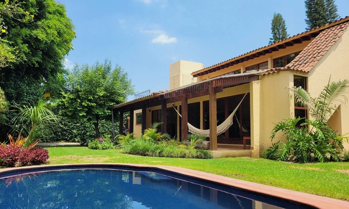 Tepoztlan House | Remodeled colonial style home, tranquil garden w/pool!