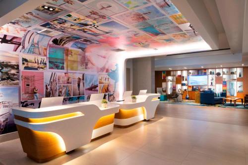 Airport Area Hotel | Renaissance Newport Beach Hotel