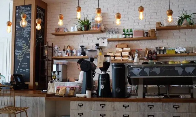 Wagga Wagga Apartment | Renovated 1920's duplex in the heart of Wagga!