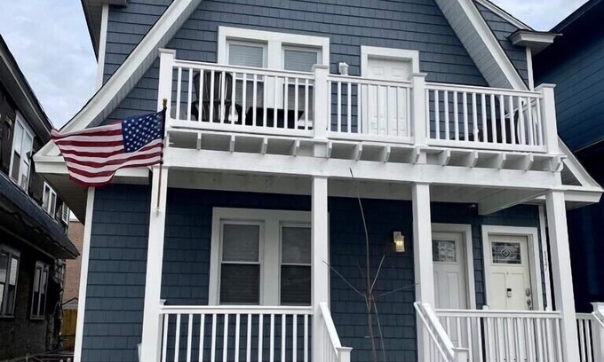 Ventnor City Condo | Renovated 2nd flr Condo 3 blocks from Ventnor beach, right off of Ventnor ave!