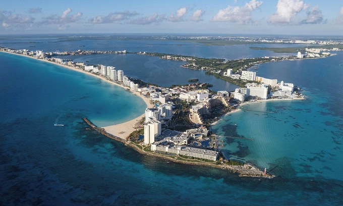 Punta Cancun Hotel | Renovated Aloft Cancun