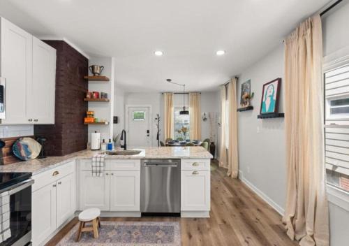 Cleveland House | Renovated and Professionally Designed 3Bed Home