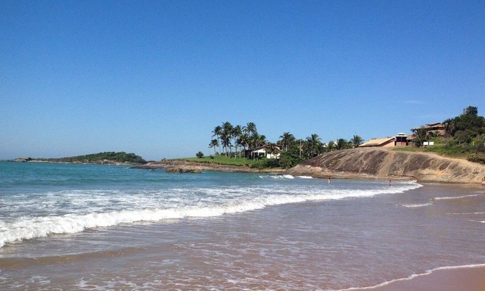 Guarapari Apartment | Renovated apartment a few meters from the sea