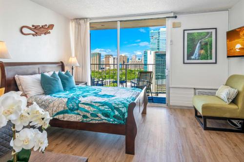 Waikiki House | Renovated Condo Near Waikiki Beach