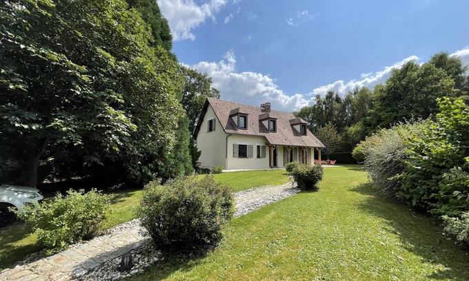 Le Mont-Saint-Adrien House | Renovated country property with fireplace, near forest