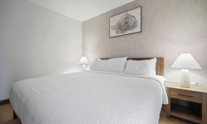Townsend Hotel | Renovated King Suite