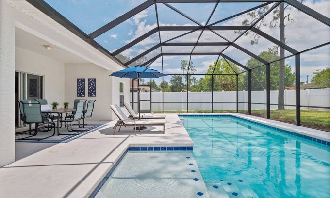 Palm Coast House | Renovated Pool home with Game room and Bicycles