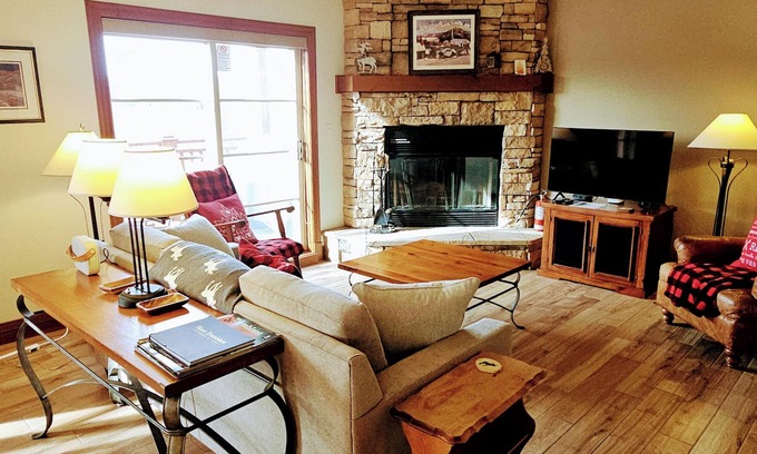 Mont-Tremblant Condo | RENOVATED- Ski in&out/Walk to village/Corner Unit/Heated pool/Sunny/Views/AC