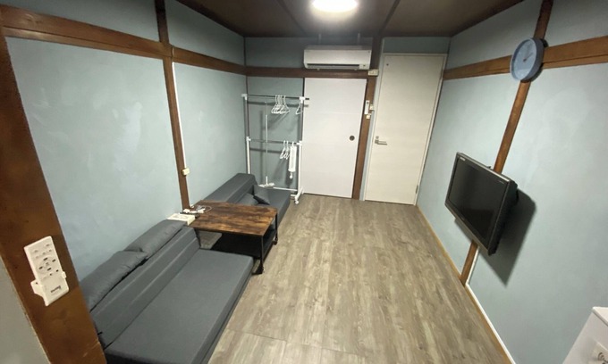 Ibaraki House | Renting an entire 2-story house! 12 minutes walk from the nearest station. Excellent access to Osaka and Kyoto/Kobe. Excellent shopping facilities nearby. Accommodates up to 6 people. For long-term stays!