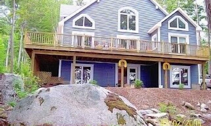 Ellsworth House | Renting Saturday to Saturday Charming Waterfront House near Acadia National Park