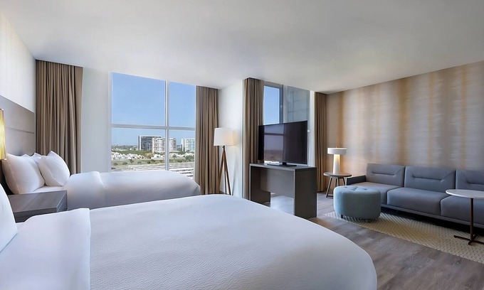 Xcumpich Hotel | Residence Inn l Studio Suite 2 Queens l Full Kitchen + Workspace