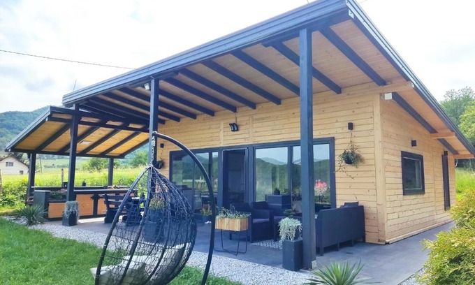 Zenica-Doboj Canton House | Residence Wood Pool & SPA