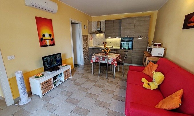Pallanza Apartment | Residenza Silvana - Apt. B- Garden in Suna with parking, Wifi and A/C