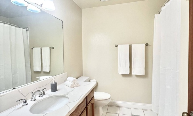 Fountain Valley Condo | Resort like Condo near Disneyland, the Beaches, Los Angeles & more