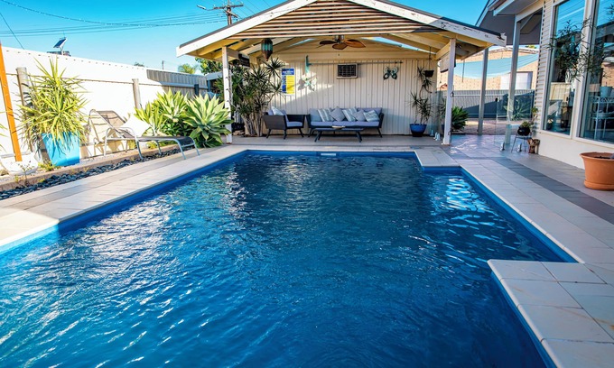 Broken Hill House | Resort on Morgan - Entertainers Paradise | Stunning Pool | Pet & Family Friendly