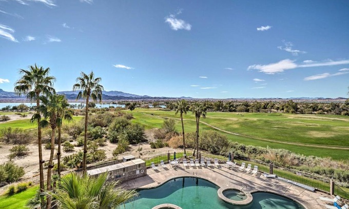 Lake Havasu City Apartment | Resort-Style Lake Havasu City Condo with Pool!
