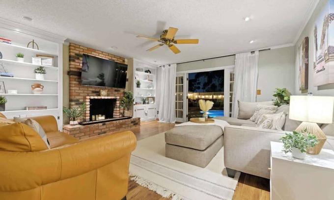 University City House | Resort Style Zen Retreat Heated Pool, Spa&GameRoom