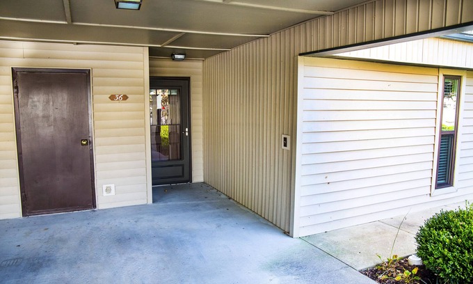 Fairfield Glade Condo | 🌄Resort Vacations at Fairfield Glade TN Remodeled 2 bdr Lake Front Condo, space for extra guests!