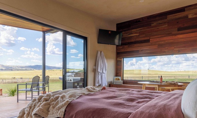 Eglinton Hotel | Rest at BoxGrove