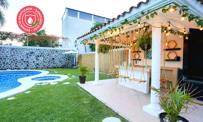 Burgos Bugambilias House | Rest days in Bugambilias| Grill and Pool