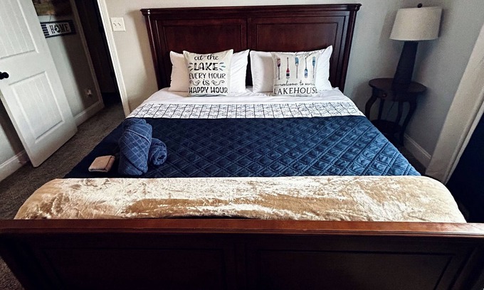 Clarksville House | Rest Easy at The Pit Stop – Exit 1, Clarksville