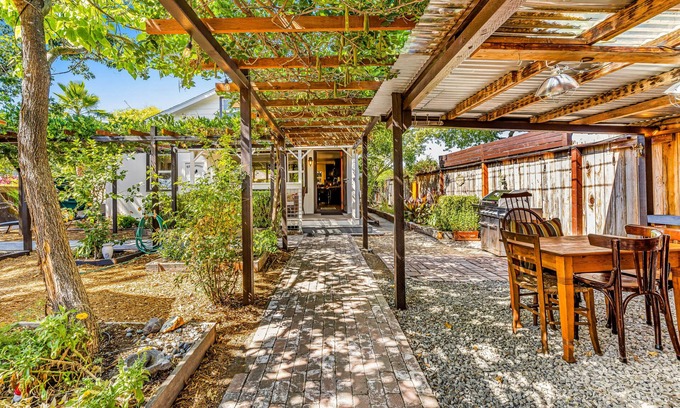 Windsor Cottage | Restored country home with private hot tub, amazing garden patio & firepit