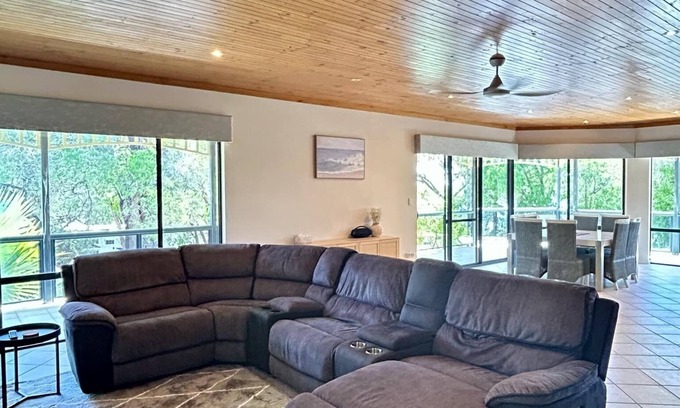 Herron House | Retreat on Estuary !nHuge waterfront residence for large groups to enjoy