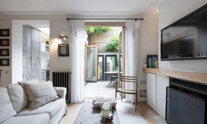 Chelsea Riverside Apartment | Retreat to a Stylish 1 Bedroom Flat in Chelsea