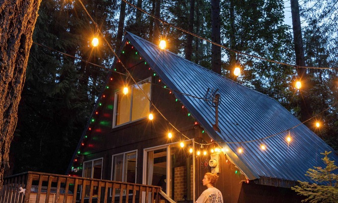 Skykomish Cabin | Retro A-Frame Cabin - Hot tub