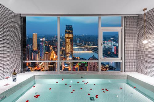 Yuzhong Hotel | ReVia Skyline River View Hotel Chongging