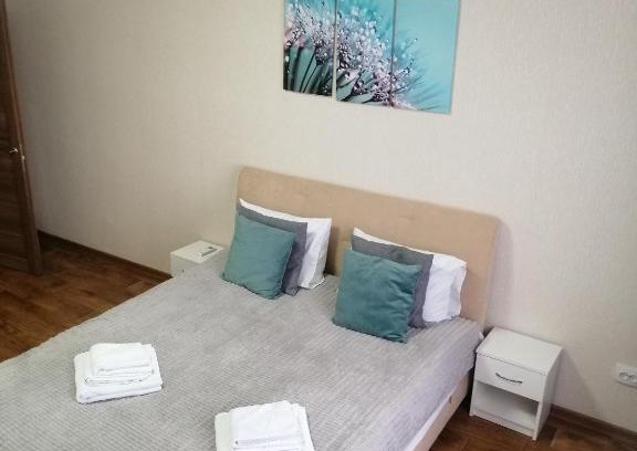 Darnyckyj Apartment | Revutskogo 54 метро Харьковская, Позняки, Квартира з видом на озеро