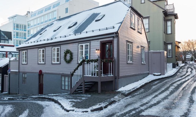 Downtown Bed & Breakfast | Reykjavík Treasure B&B