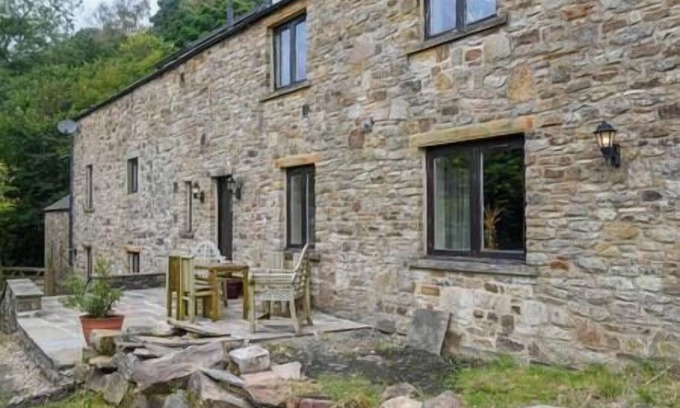 Alston Cottage | Ridgeway Cottage at Lovelady Shield Free Wi-Fi 5 Bedrooms Full Kitchen